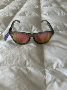 Blenders eyewear Harlan Punch polarized Lens Sunglasses - Gray Frame